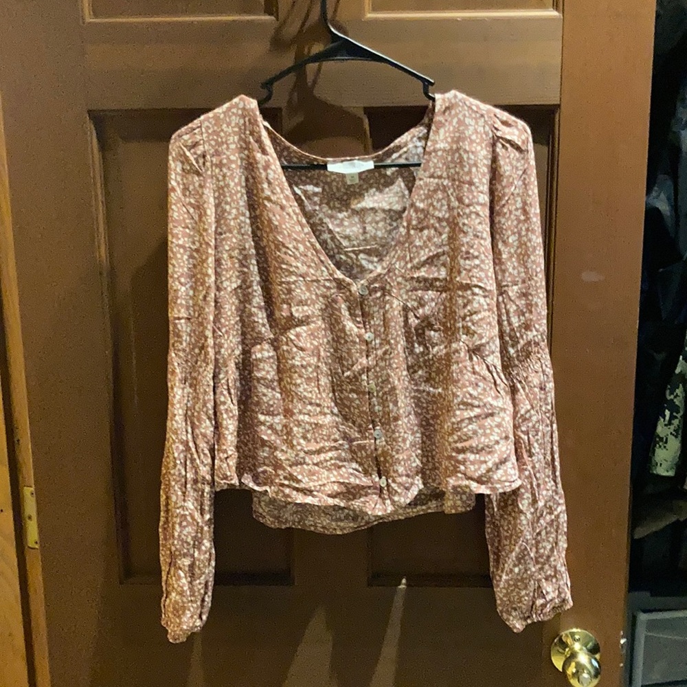 Sorry it’s wrinkly. Bought it and it does not fit, too short for my tummy.